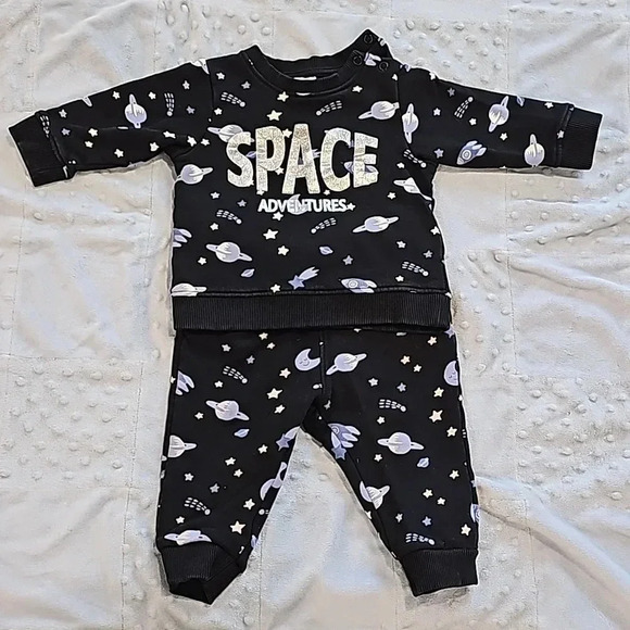 H&M Other - H&M baby 4 to 6 month Space adventures sweat set